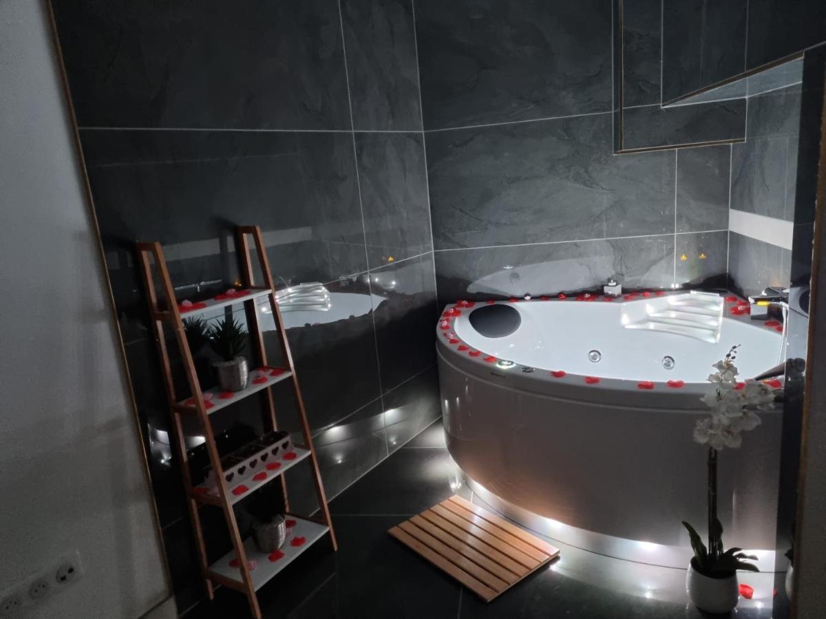 Jolie Maison, Balneo Lumino Therapie Et Terrasse Colmar Ngoại thất bức ảnh